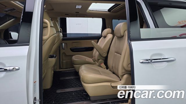 Kia Canival 2019 — photo 18