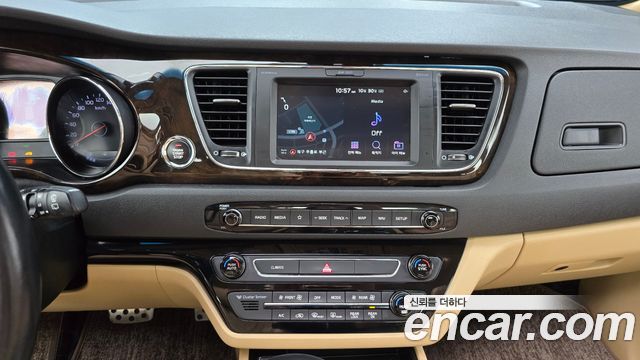 Kia Canival 2019 — photo 20