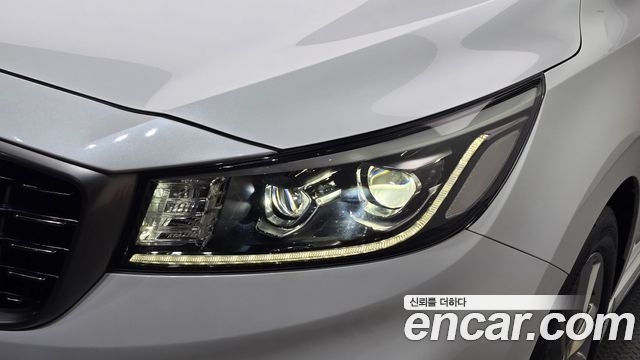 Kia Canival 2019 — photo 8