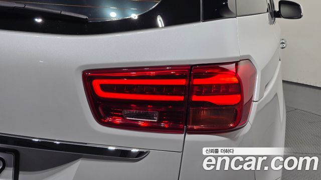 Kia Canival 2019 — photo 9
