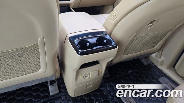 Kia Canival 2019 — photo 30