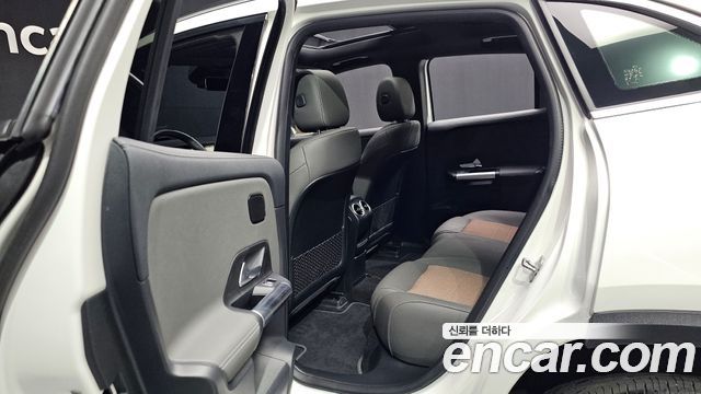 Mercedes-Benz EQA 2024 — photo 17