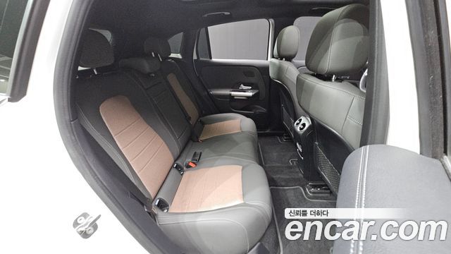Mercedes-Benz EQA 2024 — photo 18