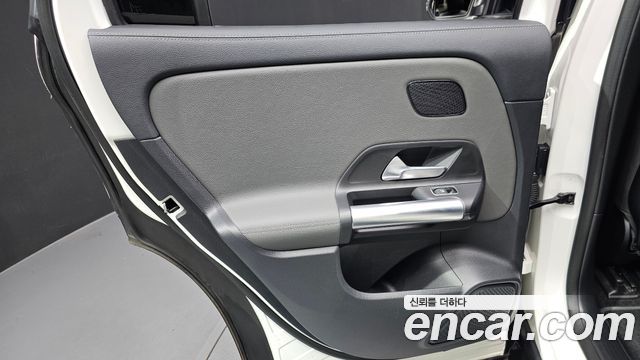 Mercedes-Benz EQA 2024 — photo 15