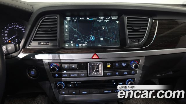 Genesis G80 2018 — photo 18