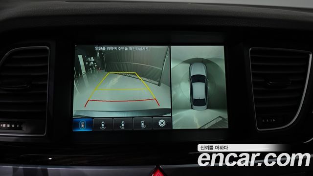 Genesis G80 2018 — photo 20