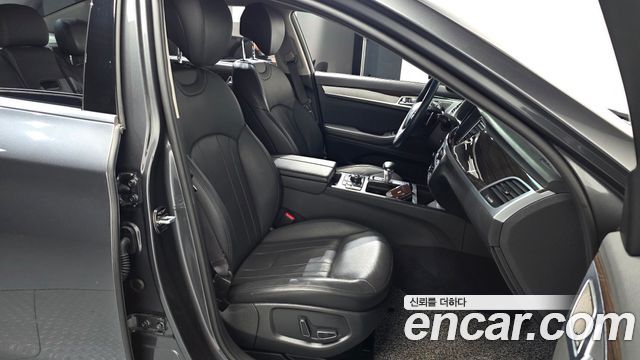 Genesis G80 2018 — photo 16
