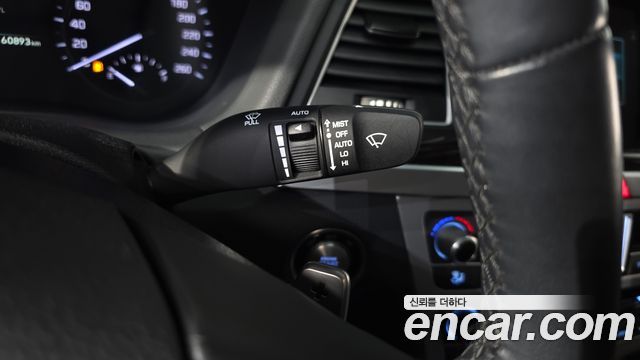 Genesis G80 2018 — photo 28