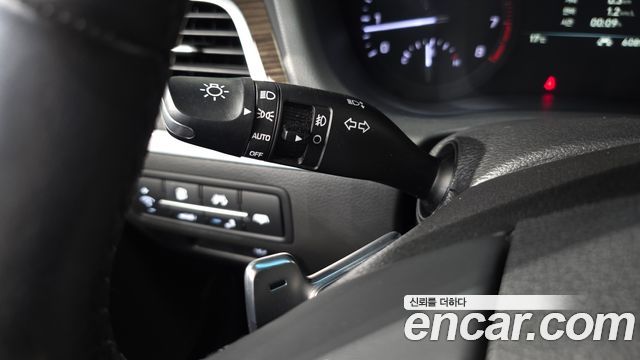 Genesis G80 2018 — photo 30