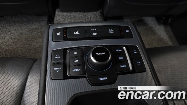 Genesis G80 2018 — photo 31