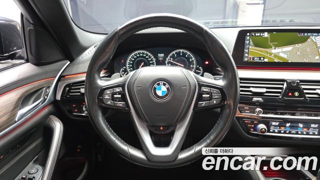 BMW 5-Series 2017 — photo 12