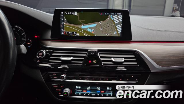 BMW 5-Series 2017 — photo 17