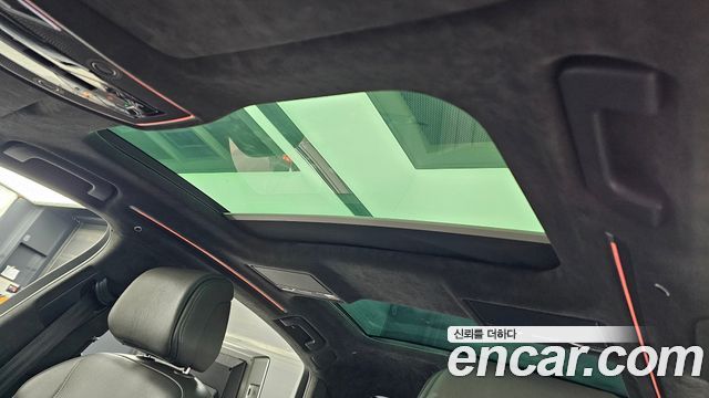 Audi A8 2021 — photo 22