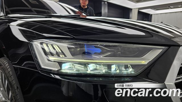 Audi A8 2021 — photo 8