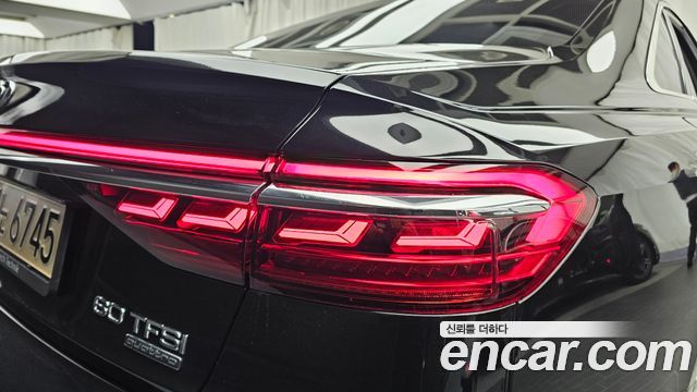 Audi A8 2021 — photo 9