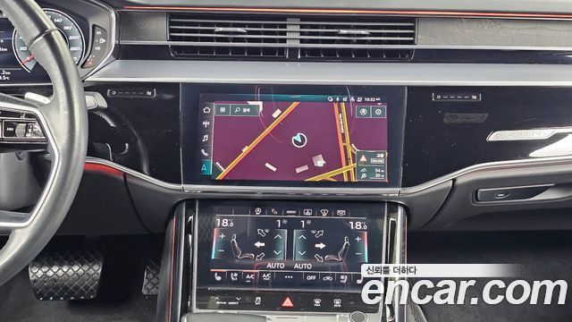 Audi A8 2021 — photo 27