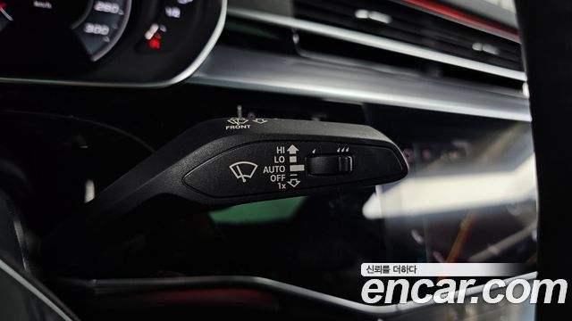 Audi A8 2021 — photo 30