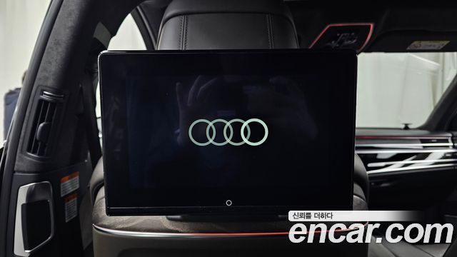 Audi A8 2021 — photo 33