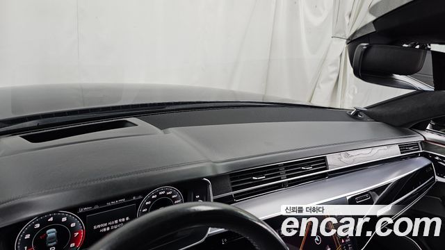 Audi A8 2021 — photo 36
