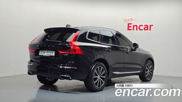 Volvo XC60 2019 — photo 2