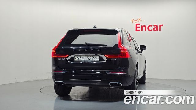 Volvo XC60 2019 — photo 4