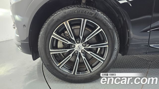 Volvo XC60 2019 — photo 5