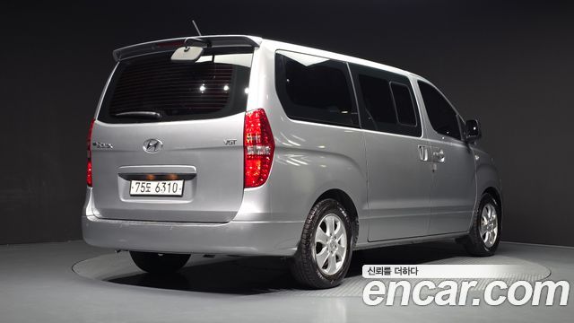 Hyundai Starex 2019 — photo 2