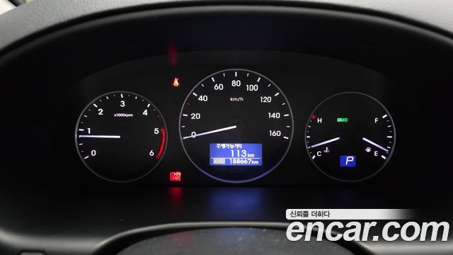 Hyundai Starex 2019 — photo 11