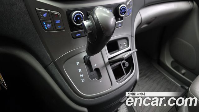 Hyundai Starex 2019 — photo 12