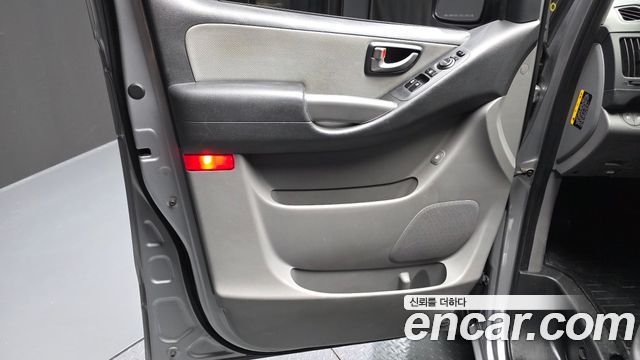 Hyundai Starex 2019 — photo 14