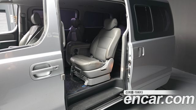 Hyundai Starex 2019 — photo 16
