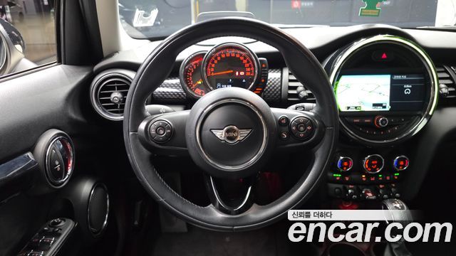 Mini Cooper 2016 — photo 19