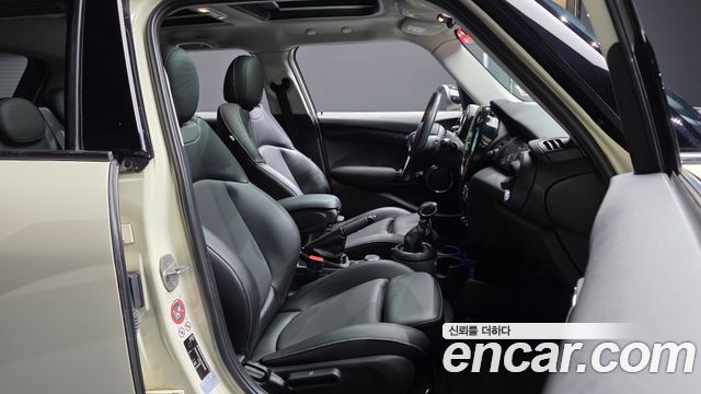 Mini Cooper 2016 — photo 16