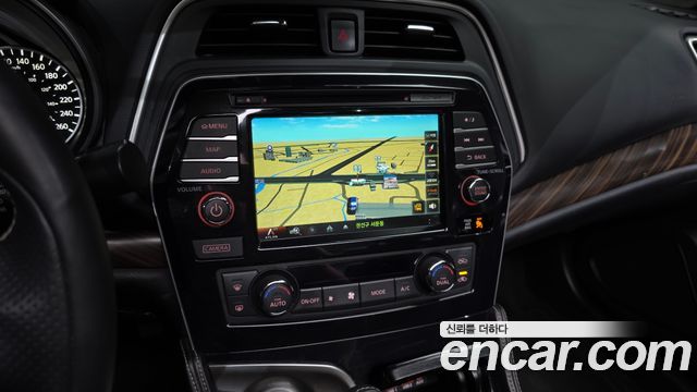 Nissan Maxima 2018 — photo 21