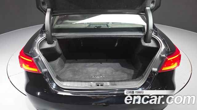 Nissan Maxima 2018 — photo 26