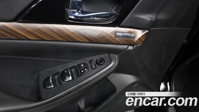 Nissan Maxima 2018 — photo 28