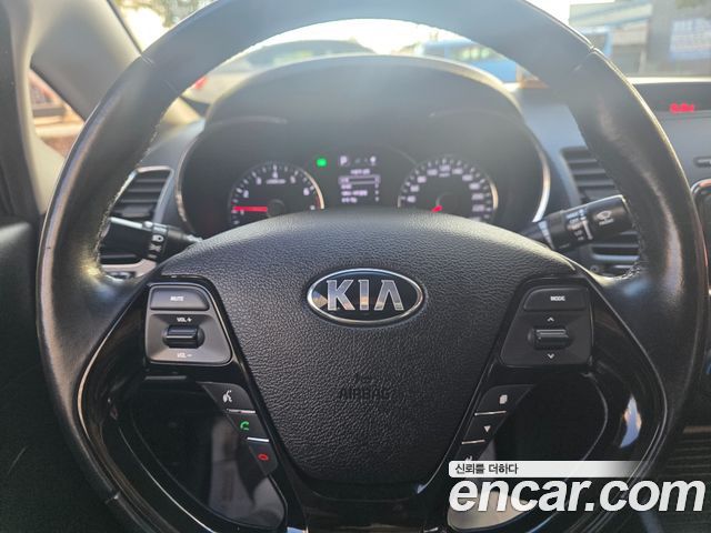 Kia K3 2016 — photo 12