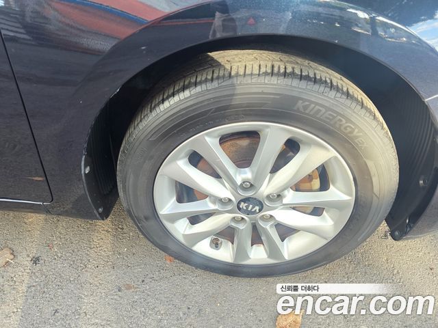 Kia K3 2016 — photo 15