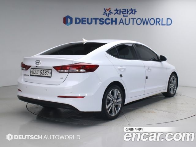 Hyundai AVANTE 2018 — photo 2