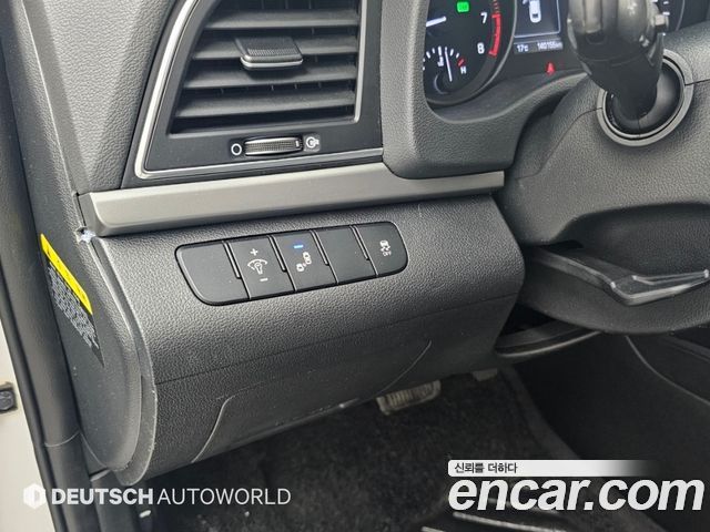 Hyundai AVANTE 2018 — photo 10