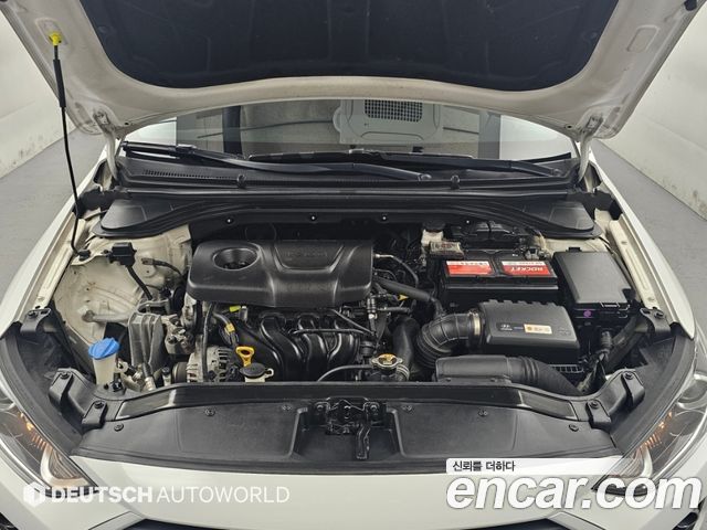 Hyundai AVANTE 2018 — photo 17