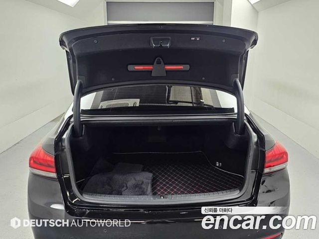 Genesis G80 2018 — photo 18
