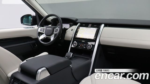 Land Rover Discovery 2023 — photo 7