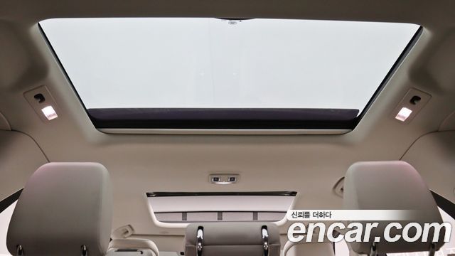 Land Rover Discovery 2023 — photo 9