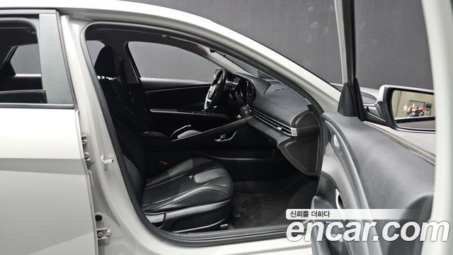 Hyundai AVANTE 2023 — photo 18