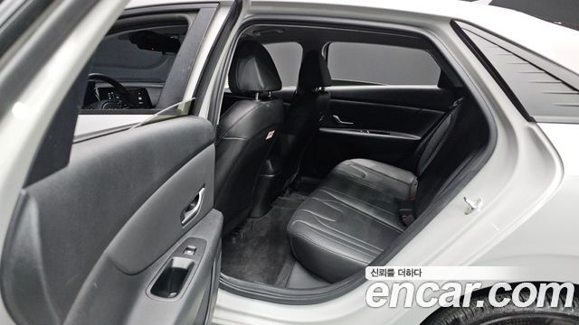 Hyundai AVANTE 2023 — photo 19
