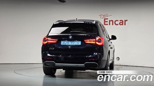 BMW iX3 2024 — photo 4