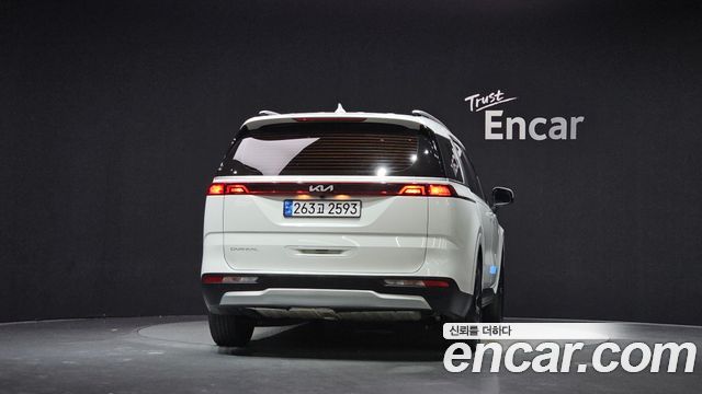 Kia Canival 2023 — photo 4