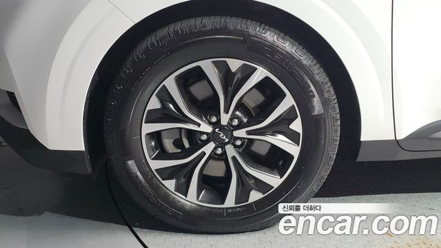 Kia Canival 2023 — photo 5