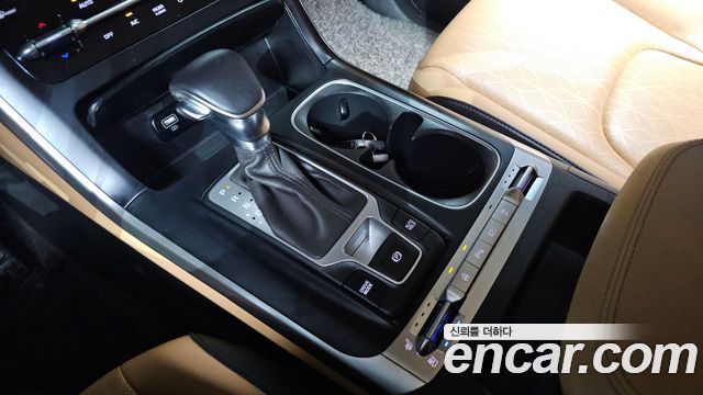 Kia Canival 2023 — photo 9
